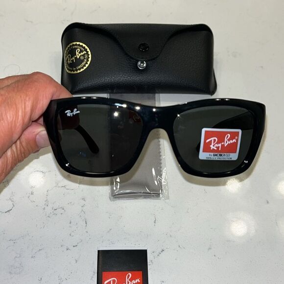 New men’s RAY-BAN RB4194 53mm POLISHED BLACK lenses UNISEX SUNGLASSES w/ CASE - Picture 2 of 5